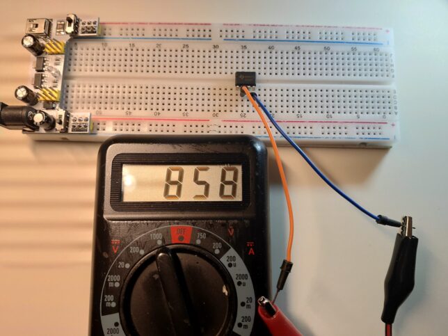 オペアンプの真贋鑑定ですが、ne5532の場合には、独特な内部構造を使用できます。本物と思われるne5532の端子時間電圧は858mVでした。